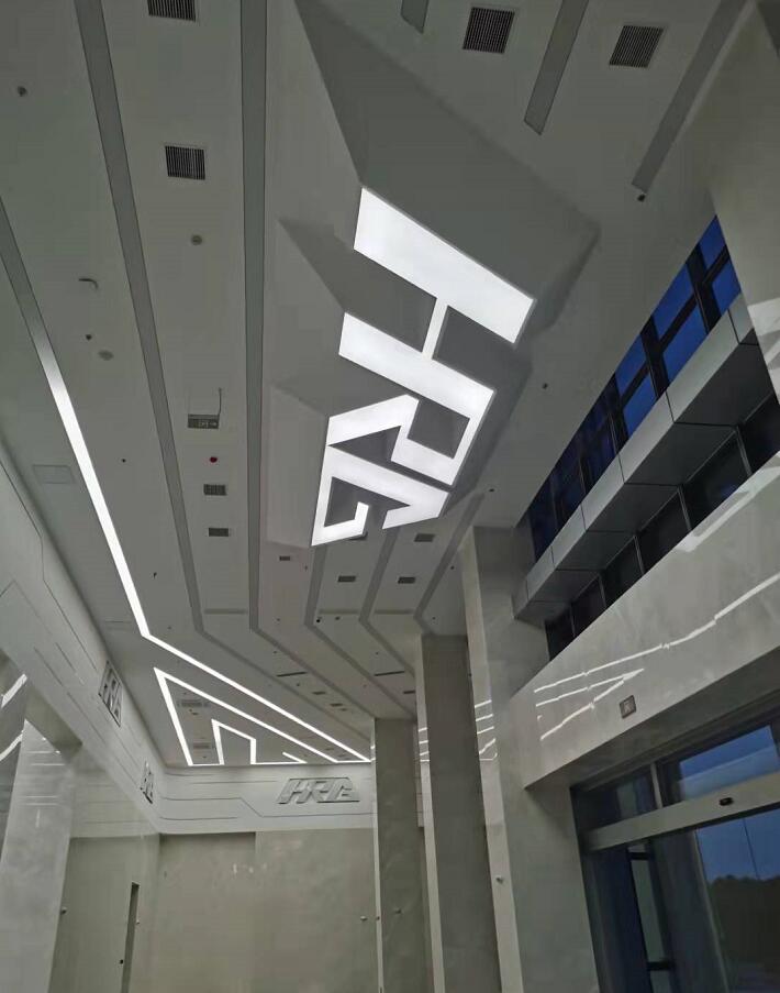 昆山哈工大機（jī）器人房頂三維立體發光大字