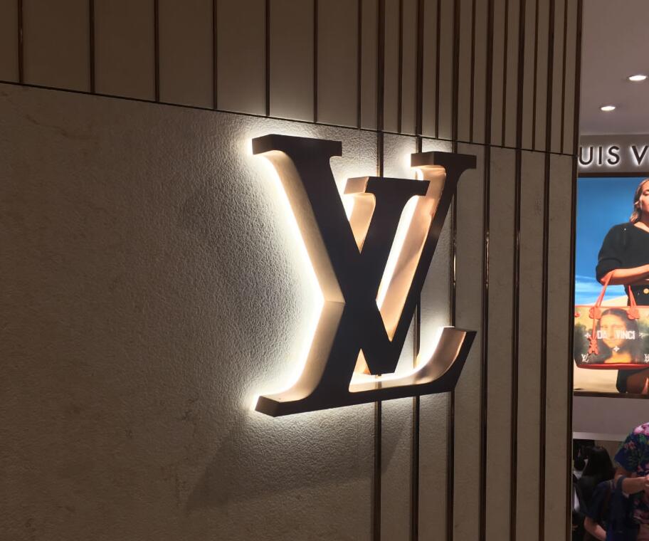 上海形象牆裝修製作公司，形象牆發（fā）光（guāng）字製（zhì）作